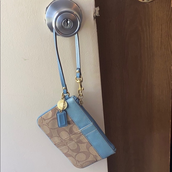 👜 Authentic Coach Signature Tote & Coin Purse👜 - Picture 13 of 15